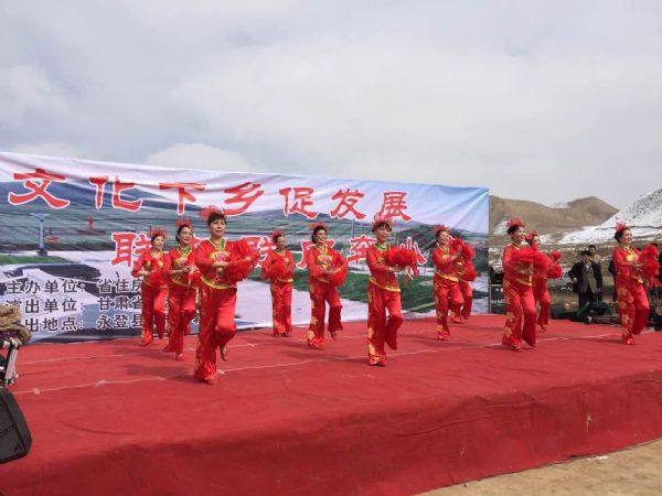 雙聯(lián)送溫暖，文化拜大年（圖）