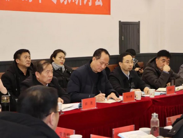 弘揚新時代“愚公”精神—— 省文化和旅游廳、甘肅演藝集團組織召開 大型原創(chuàng)話劇《八步沙》劇本研討會