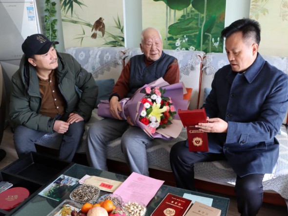 甘肅演藝集團(tuán)黨委赴話劇院開展走訪慰問(wèn)活動(dòng)