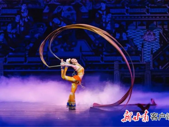 “云起”新甘肅，“花雨”香全球