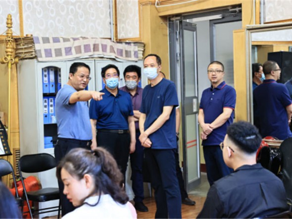 甘肅演藝集團黨委書記、董事長陳其銀一行調(diào)研指導集團直屬各單位疫情防控與復工復產(chǎn)工作