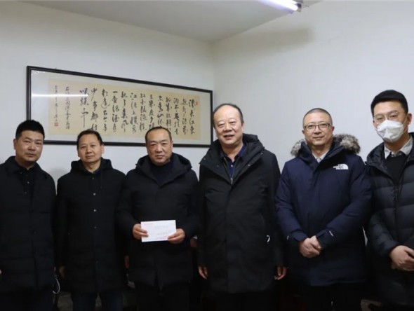 迎新春 送祝福 濃濃關懷暖人心——甘肅演藝集團黨委委員、副總經(jīng)理王衛(wèi)平同志一行赴歌舞劇院開展春節(jié)前走訪慰問活動